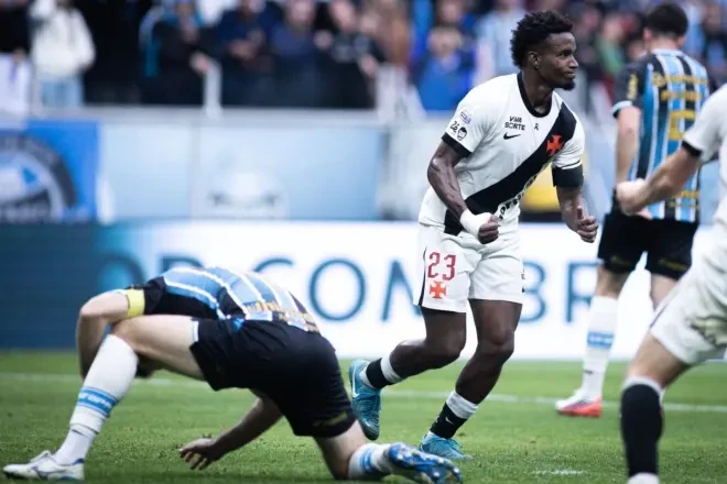 Vasco vira sobre o Grêmio no Sul e embola briga contra o Z4