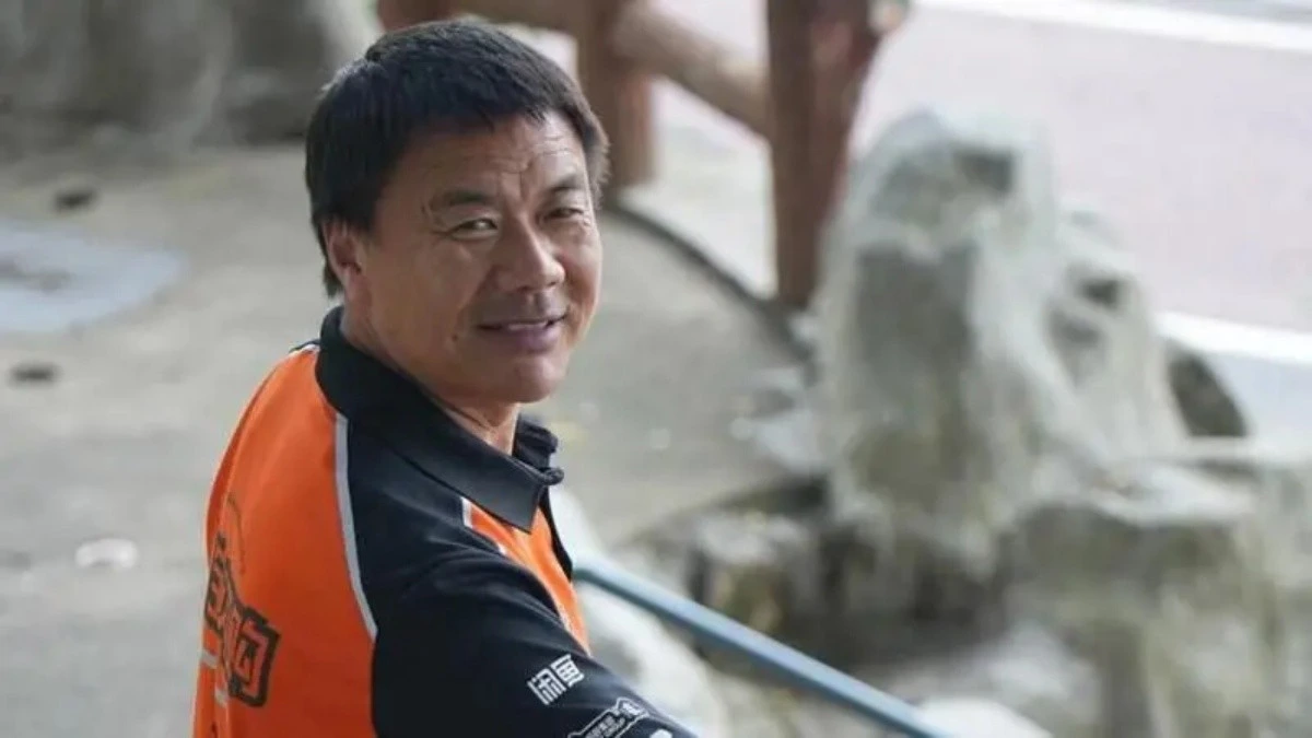 Ele 'rabiscava' versos entre as entregas: o entregador de comida que ganhou um dos principais prêmios literários da China