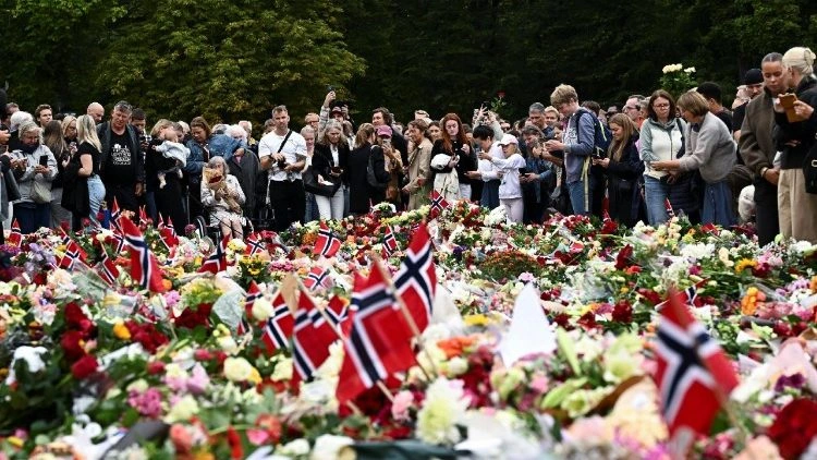 Papa manifesta pesar pela morte do rei Harald V da Noruega