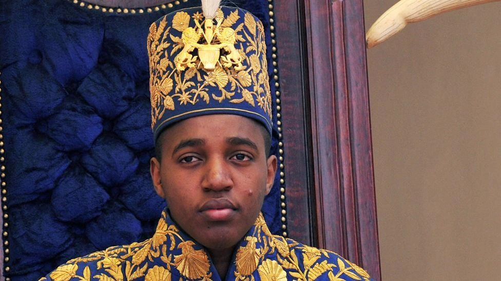 Morre o monarca reinante mais jovem do mundo, aos 34 anos
