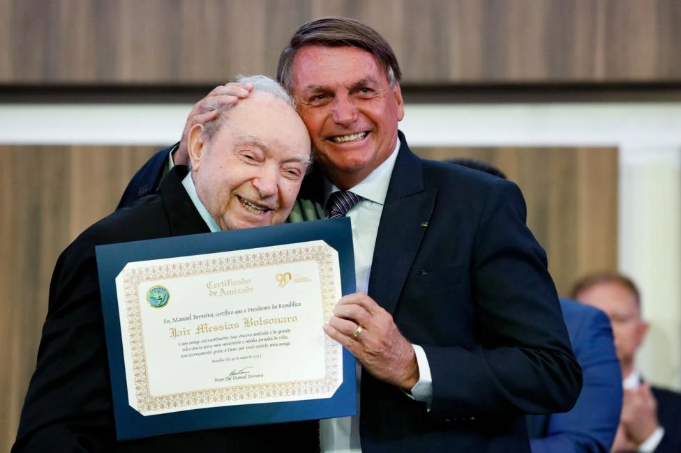 A influente igreja evangélica que apoiou Jair, mas rejeita Flávio Bolsonaro