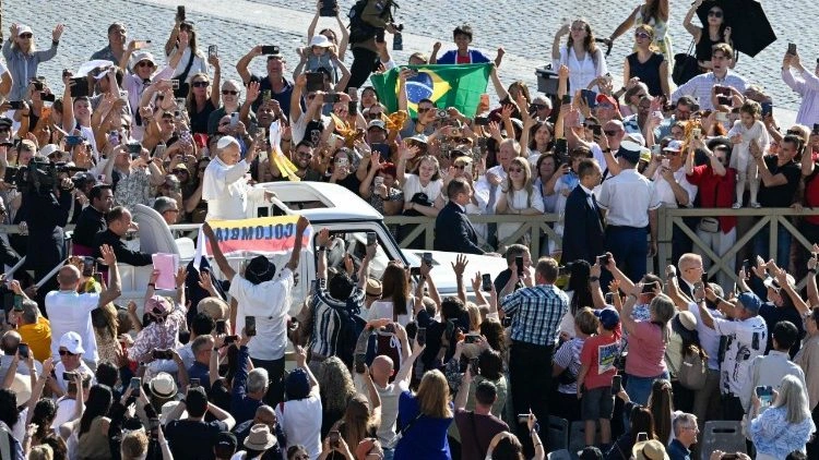 Papa a sacerdotes do Brasil: testemunhar publicamente o amor a Jesus, não escondê-lo