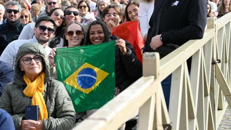Papa aos fiéis do Brasil: anunciar o Evangelho também no mundo da cultura