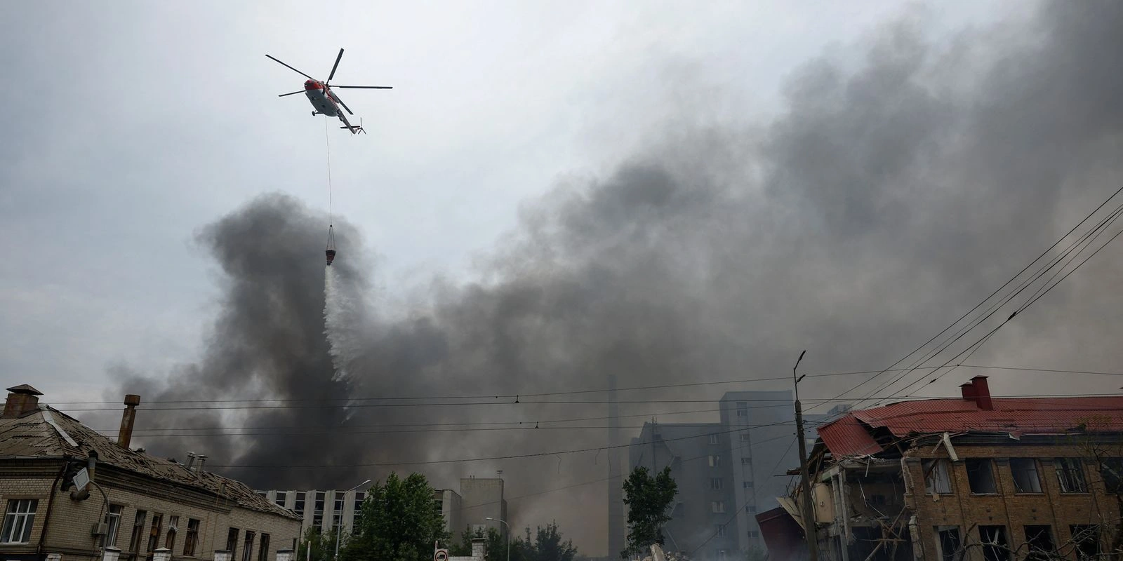 Rússia ataca Kiev após breve pausa para visita de enviados dos EUA