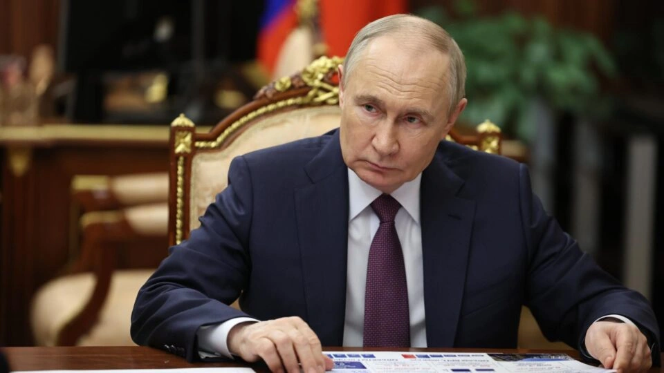 Putin determina pausa de três dias nos ataques a Kiev devido à chegada de enviados de Trump
