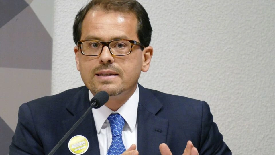 Ministro que suspendeu campanha de Deltan é velho amigo de Moraes e foi indicado por Lula