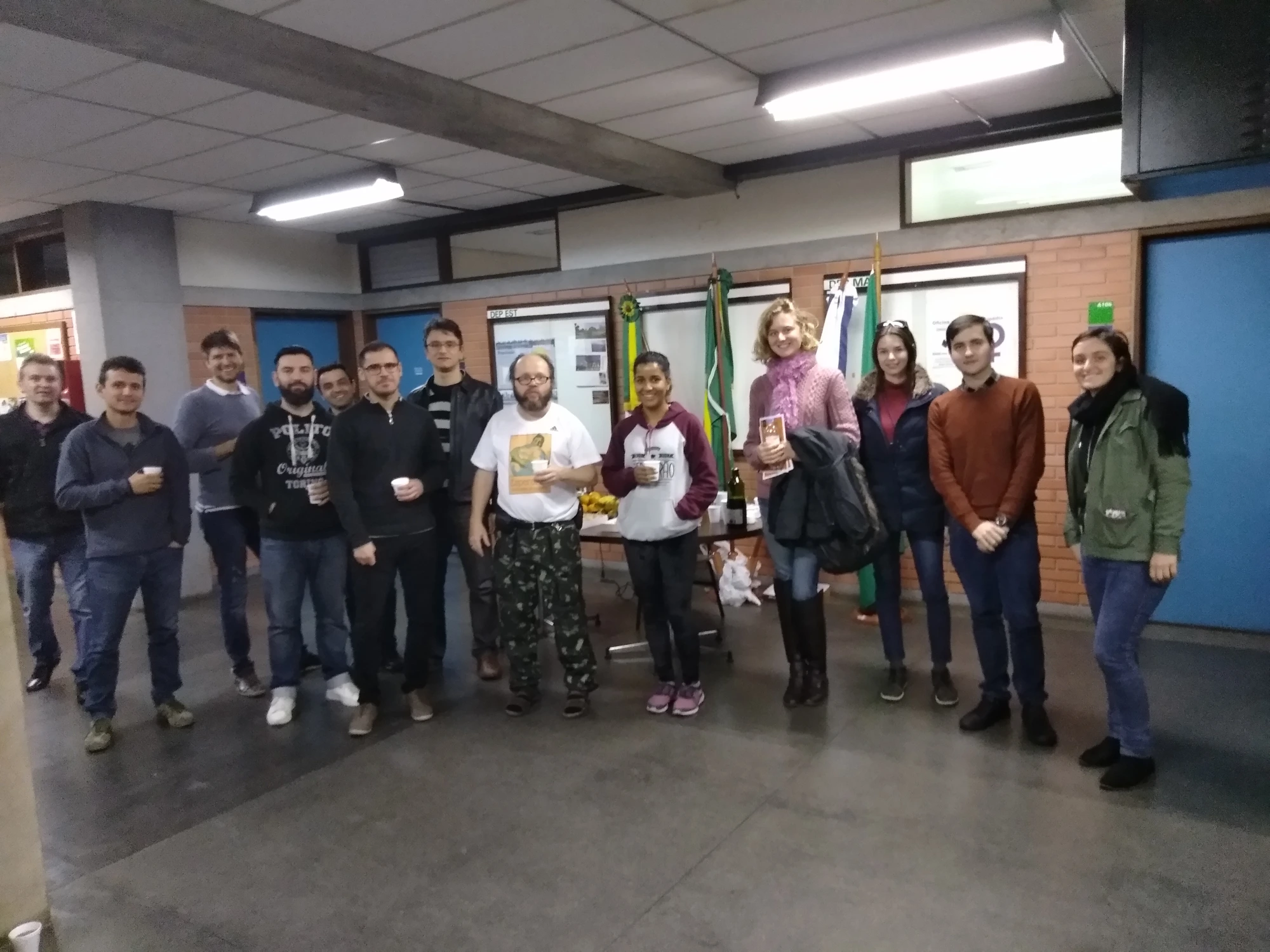 Mulheres vão às ruas e pressionam Hugo Motta para votar PL da Misoginia