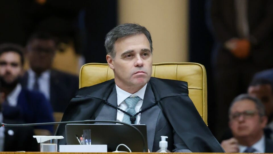 André Mendonça solicita acesso integral aos segredos do inquérito das fake news