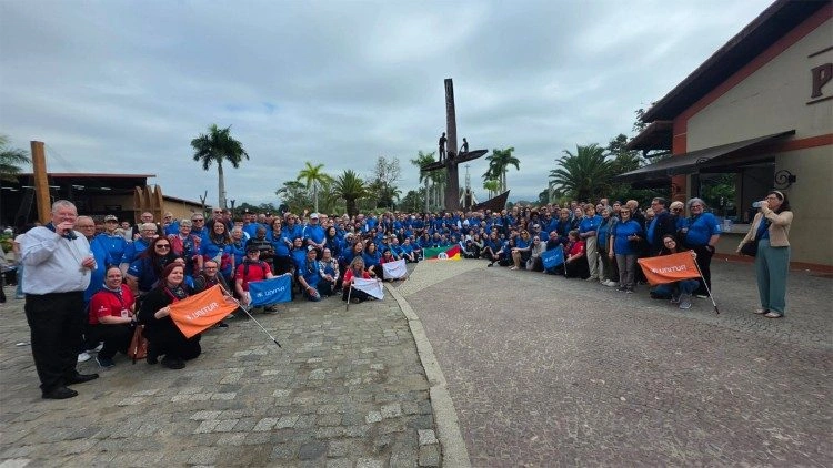 Cardeal Spengler com 320 romeiros peregrinam ao Santuário de Aparecida