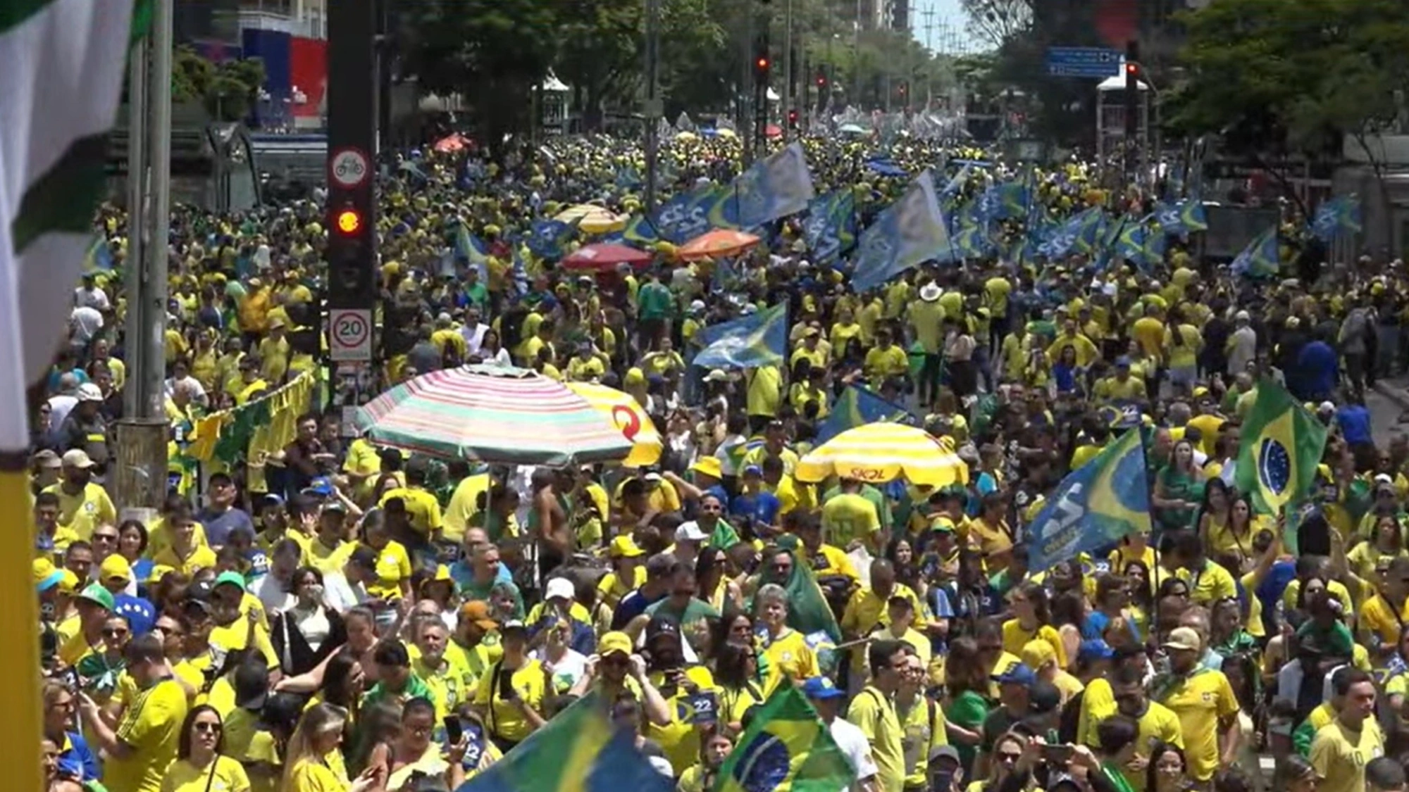 A uma semana do segundo turno, Flávio reúne milhares de apoiadores na Paulista