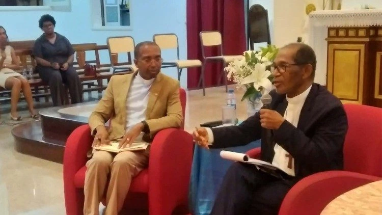 Cabo Verde - “Roda de Conversa” leva Cardeal Arlindo a Mindelo