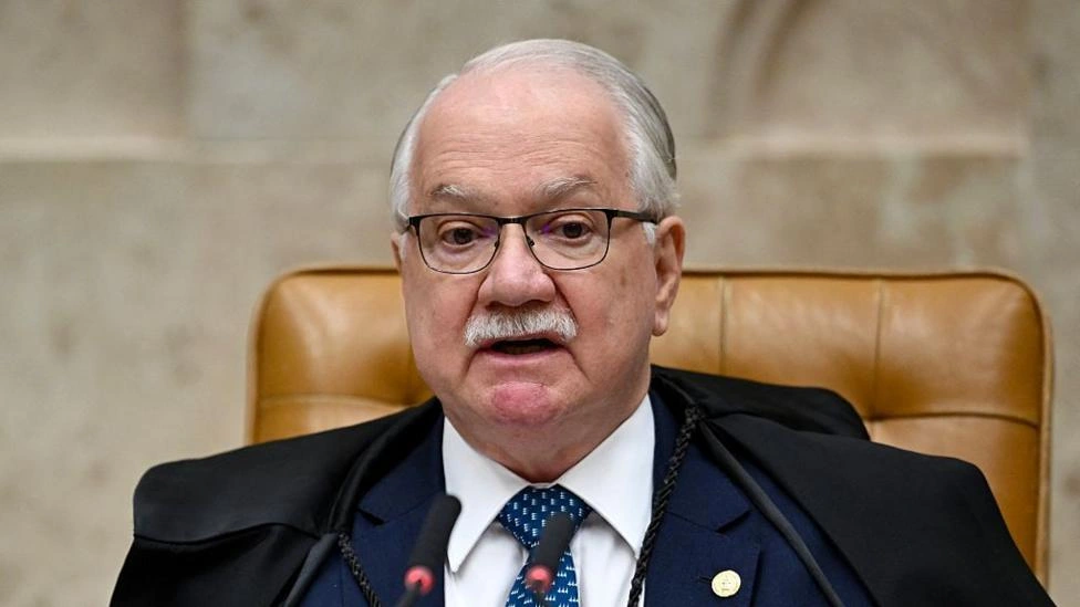 A carta de 13 ministros aposentados do STF para Edson Fachin: 'mais aguda crise' e 'imediata e rigorosa apuração'
