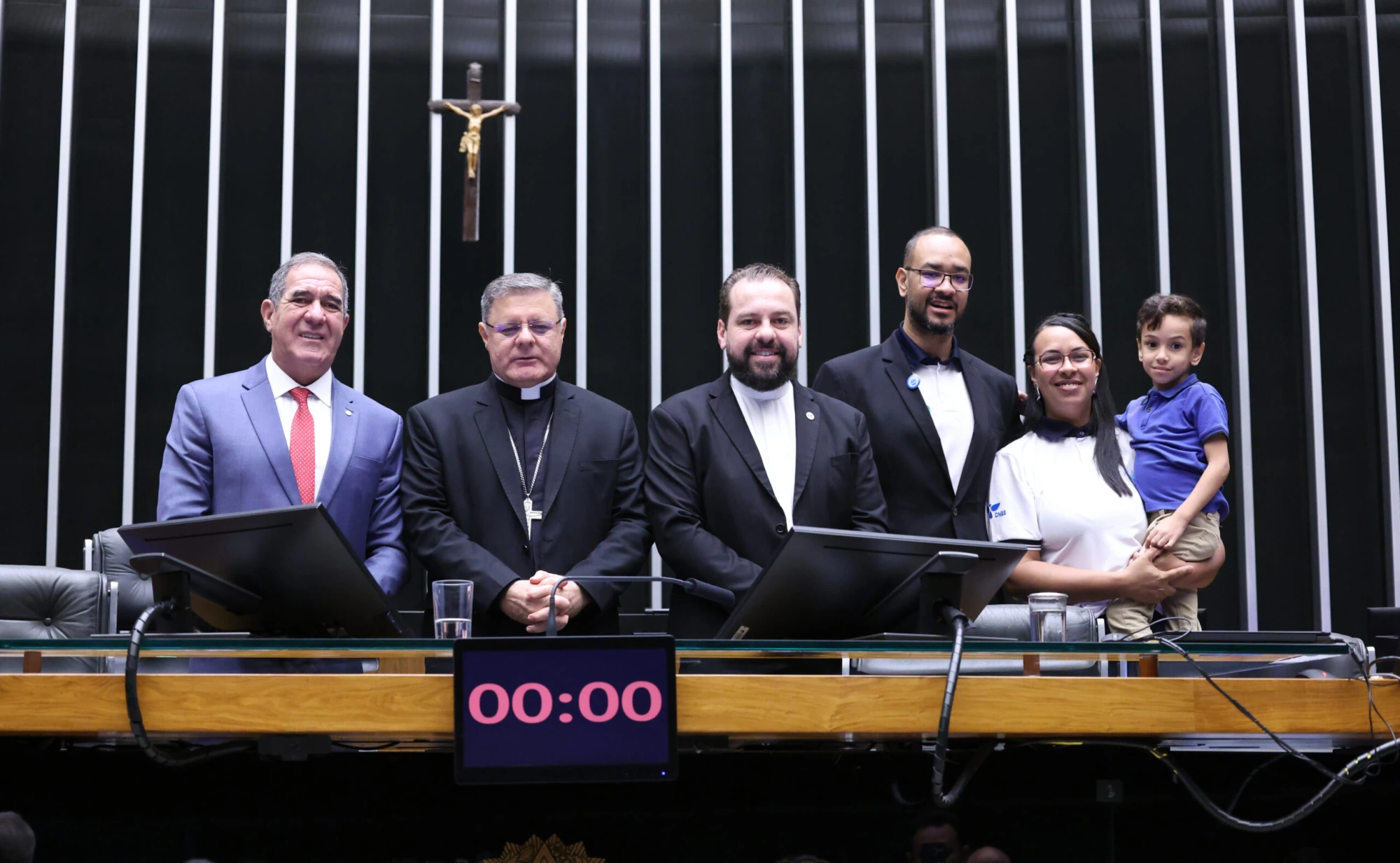 Sessão Solene na Câmara dos Deputados celebra a importância da família no magistério da Igreja Católica