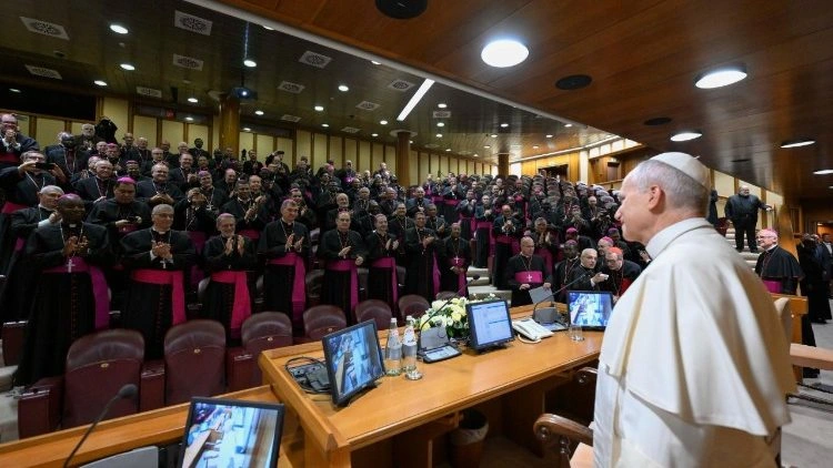 O Papa: a Igreja não está isolada do mundo, mas anuncia a esperança