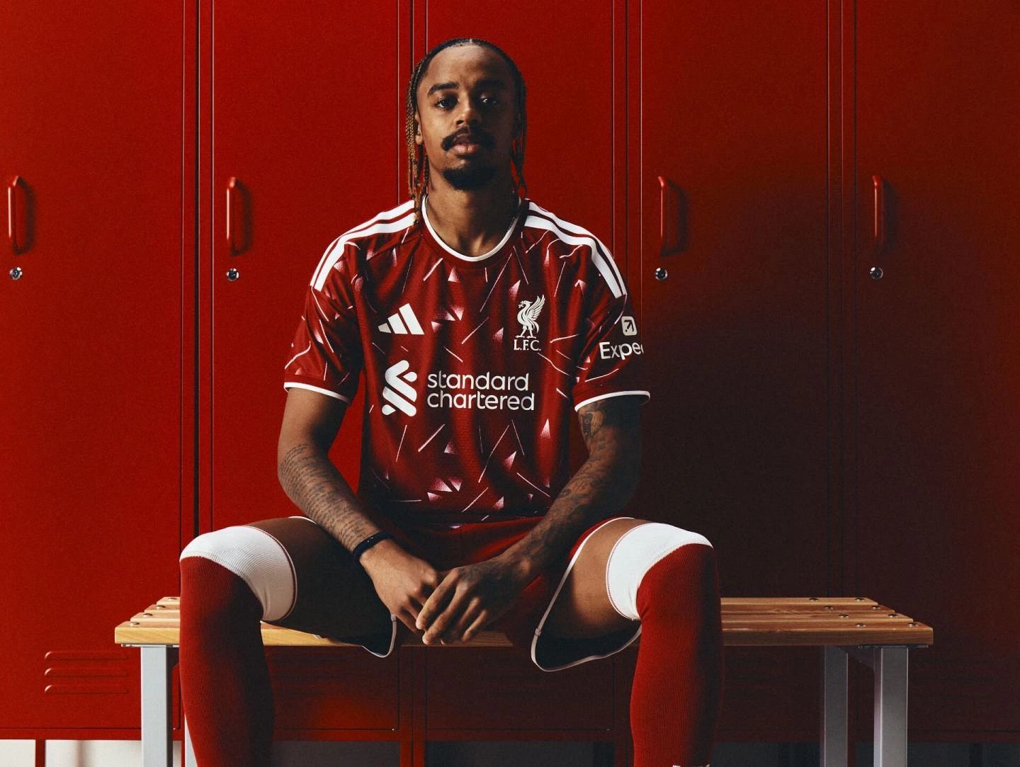 Liverpool anuncia Bradley Barcola, ex-Paris Saint-Germain