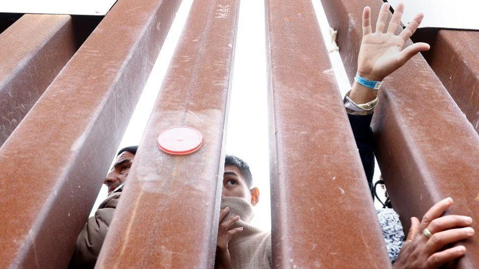5 gráficos que mostram impacto do 2º mandato de Trump sobre a imigração nos EUA