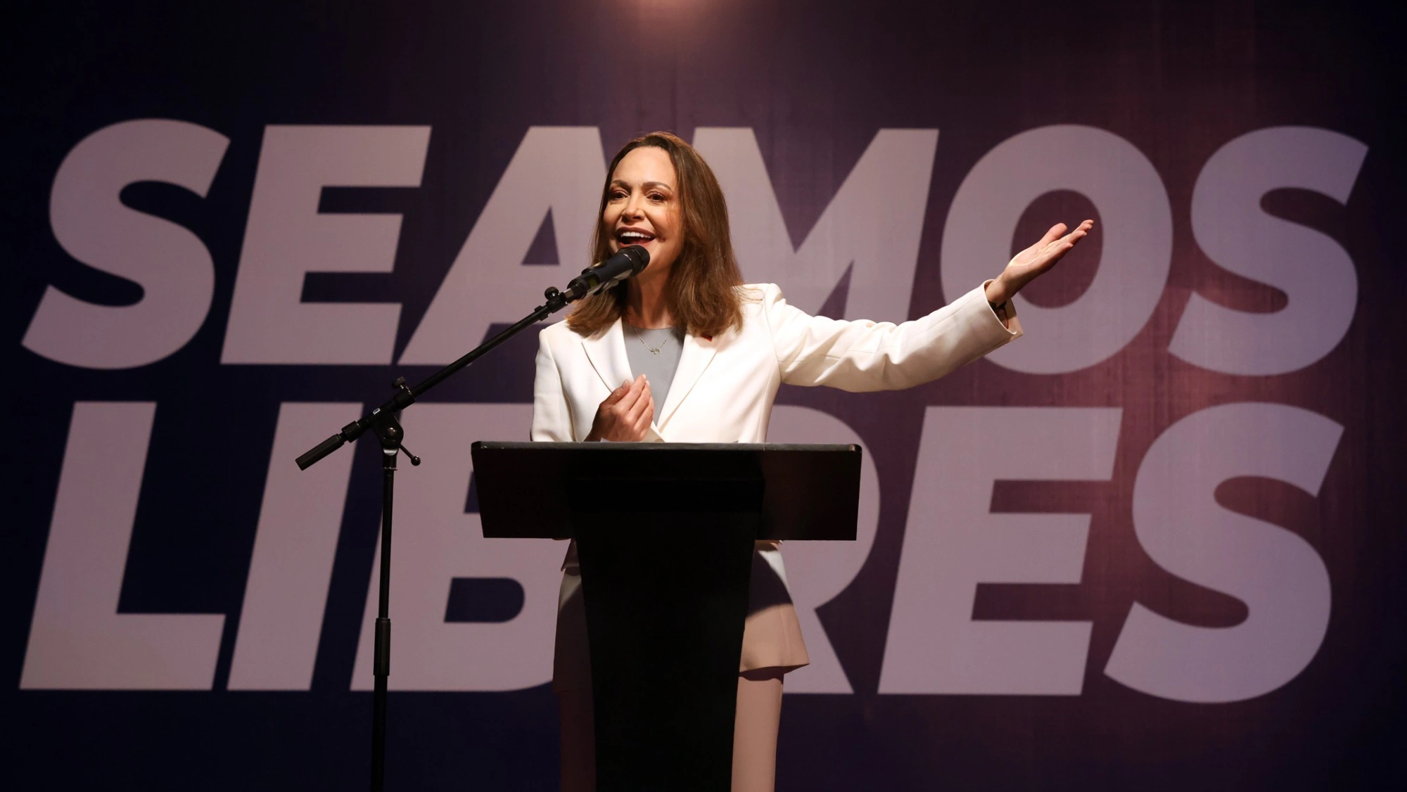 María Corina confronta Delcy após promessa de eleições: “O sistema de repressão segue no poder”