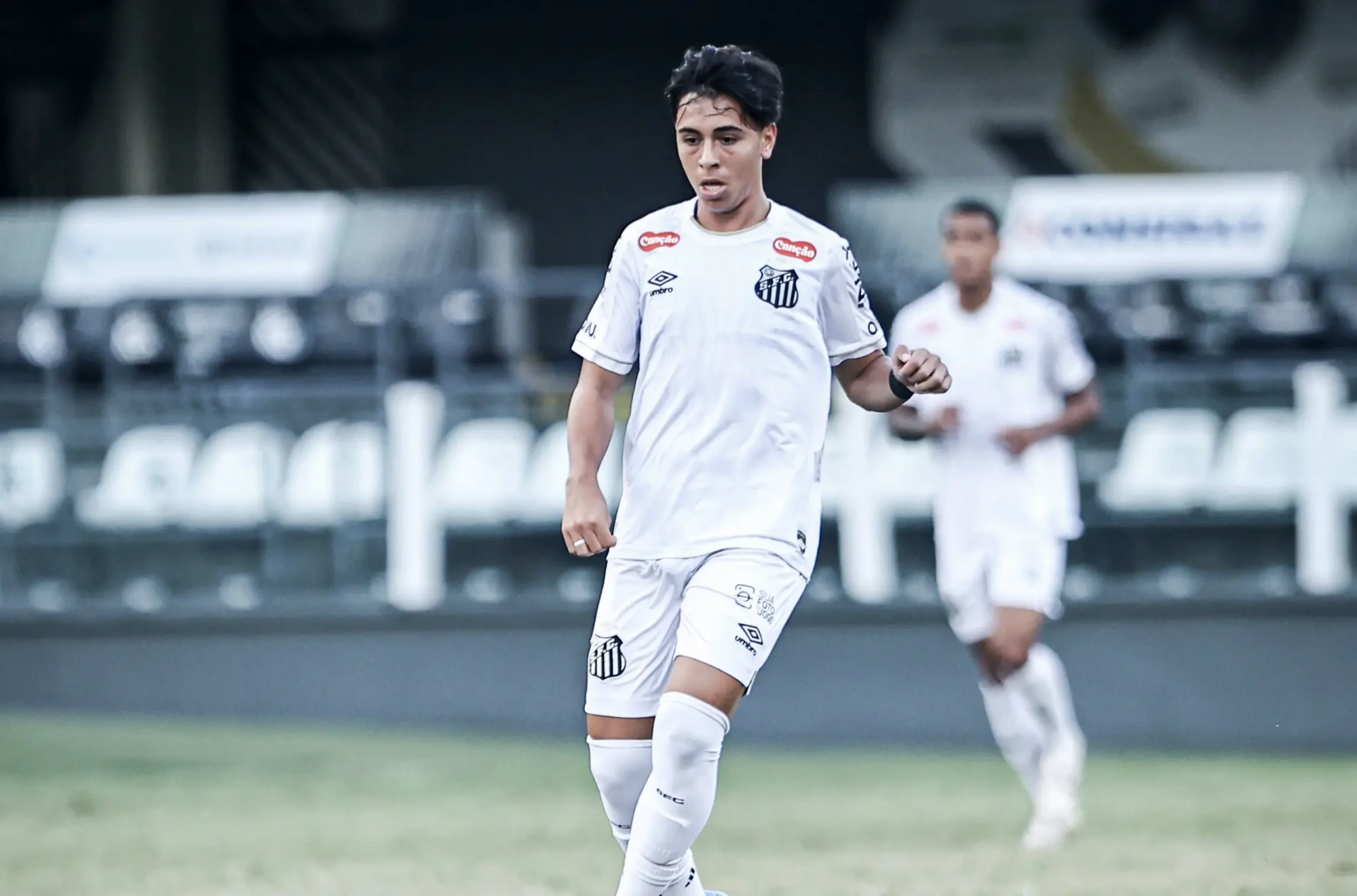 Santos goleia São Bento e segue na cola do líder Corinthians no Paulista sub-20