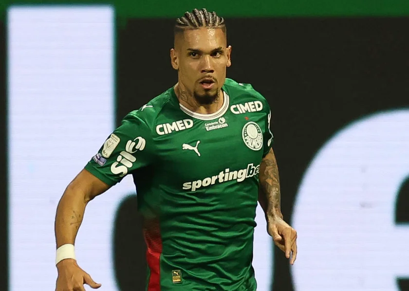 Paulinho sofre entorse e volta a desfalcar o Palmeiras; veja detalhes da lesão