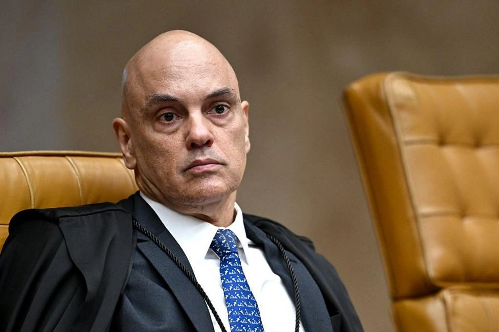 Alexandre de Moraes cancela pronunciamento uma hora depois de anunciar que falaria no Supremo