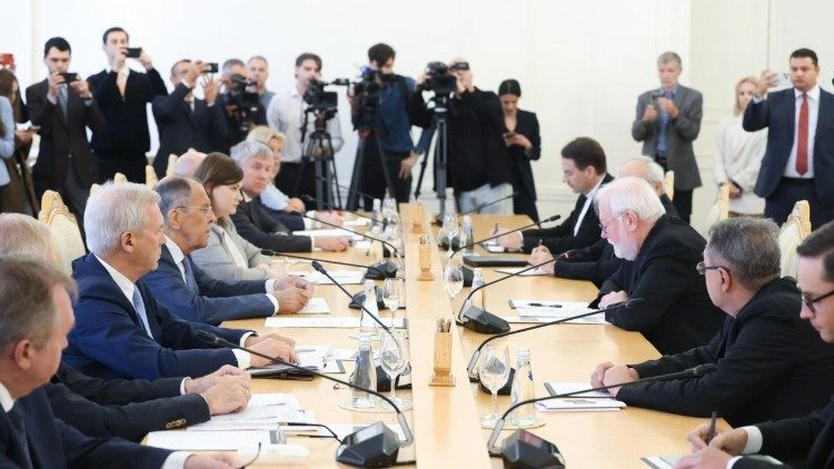 Gallagher: a Santa Sé, uma diplomacia que acredita na paz