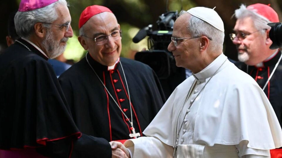Papa Leão XIV lamenta ataques russos e pede paz na Ucrânia