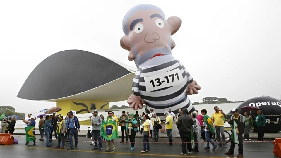 Viva o Pixuleco: Lula precisa voltar a ser uma piada