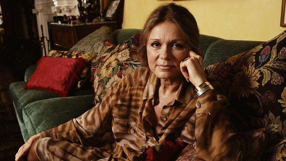 Gloria Steinem, um ícone do feminismo americano que se infiltrou na Playboy para denunciar as condições de trabalho das mulheres