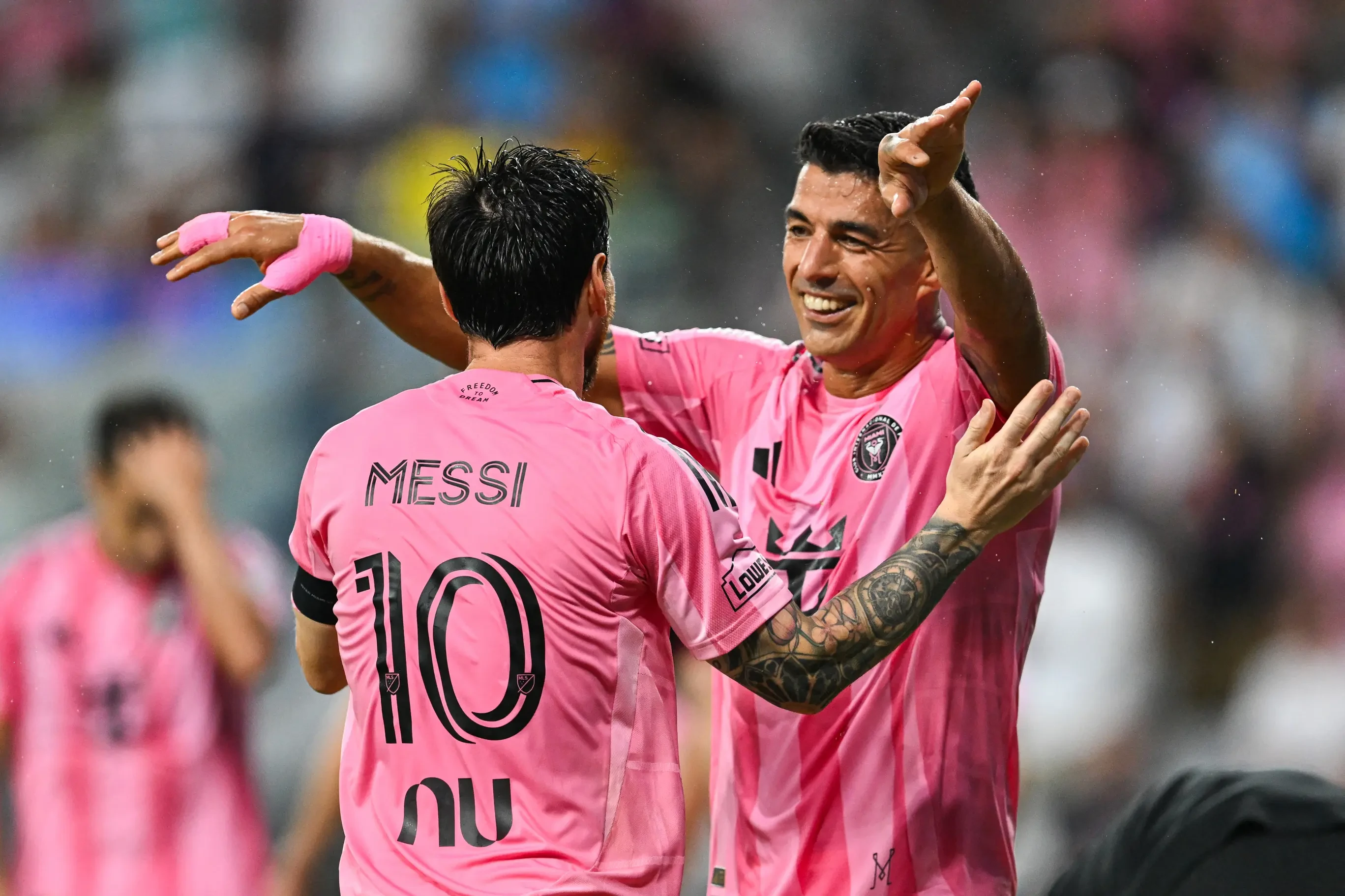 Messi e Suárez brilham, e Inter Miami goleia DC United pela MLS