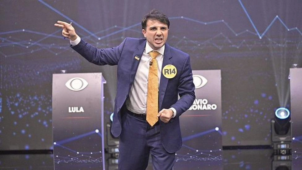 Por que Renan Santos liderou as atenções nas redes sociais durante o debate presidencial, segundo pesquisas