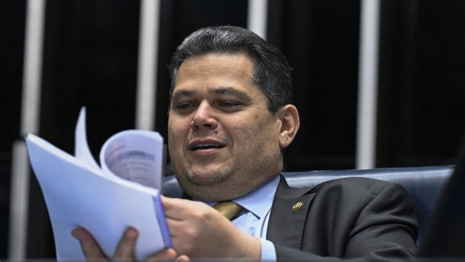 Propostas para frear STF se multiplicam no Congresso, mas travam sob Alcolumbre