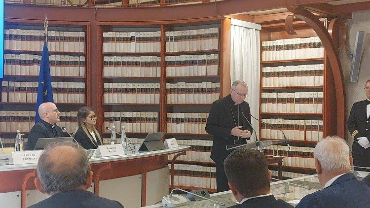 Parolin: governança da IA é urgente; preocupa que alguns países sigam por conta própria