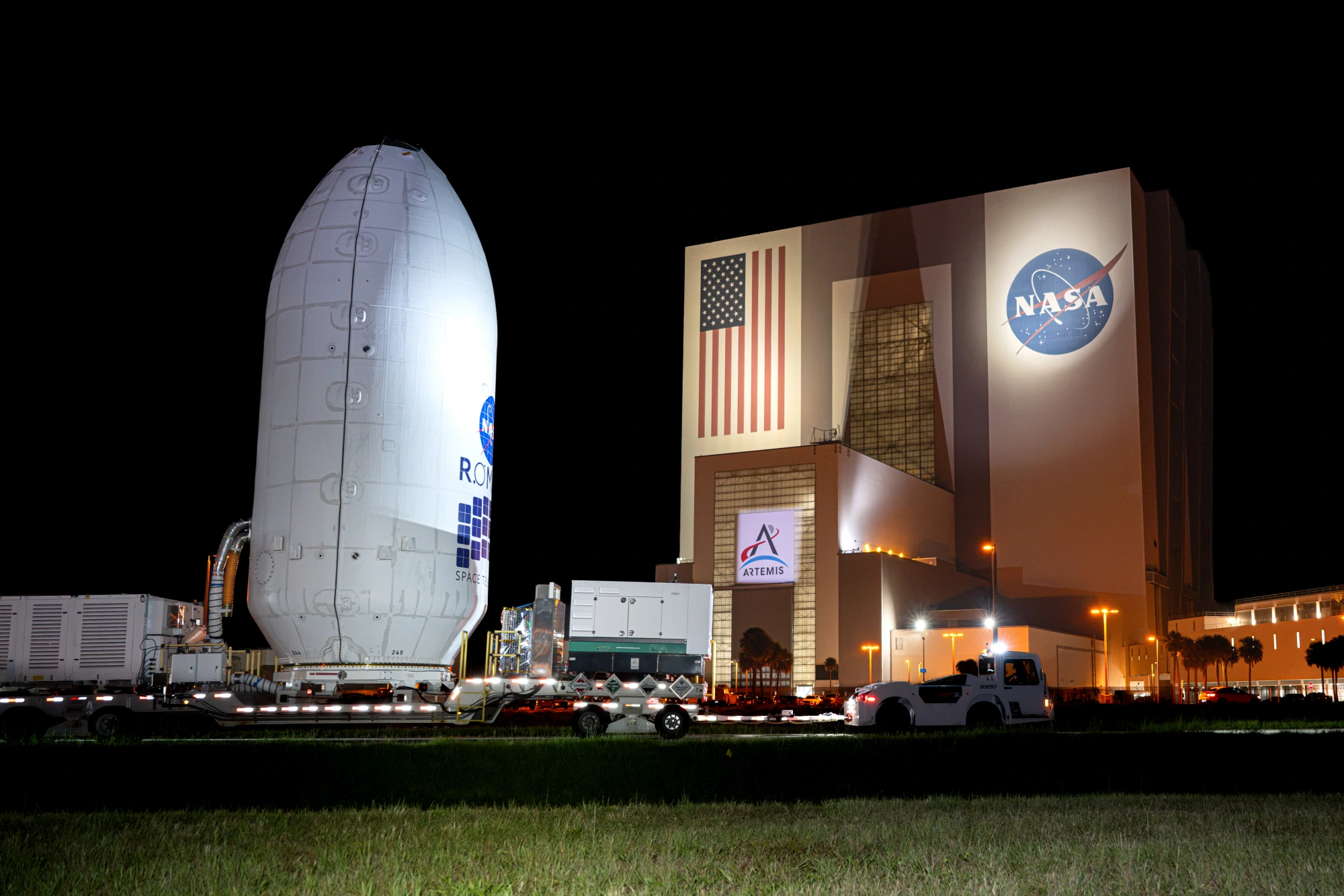 Telescópio Espacial Roman Viaja para o Hangar da SpaceX