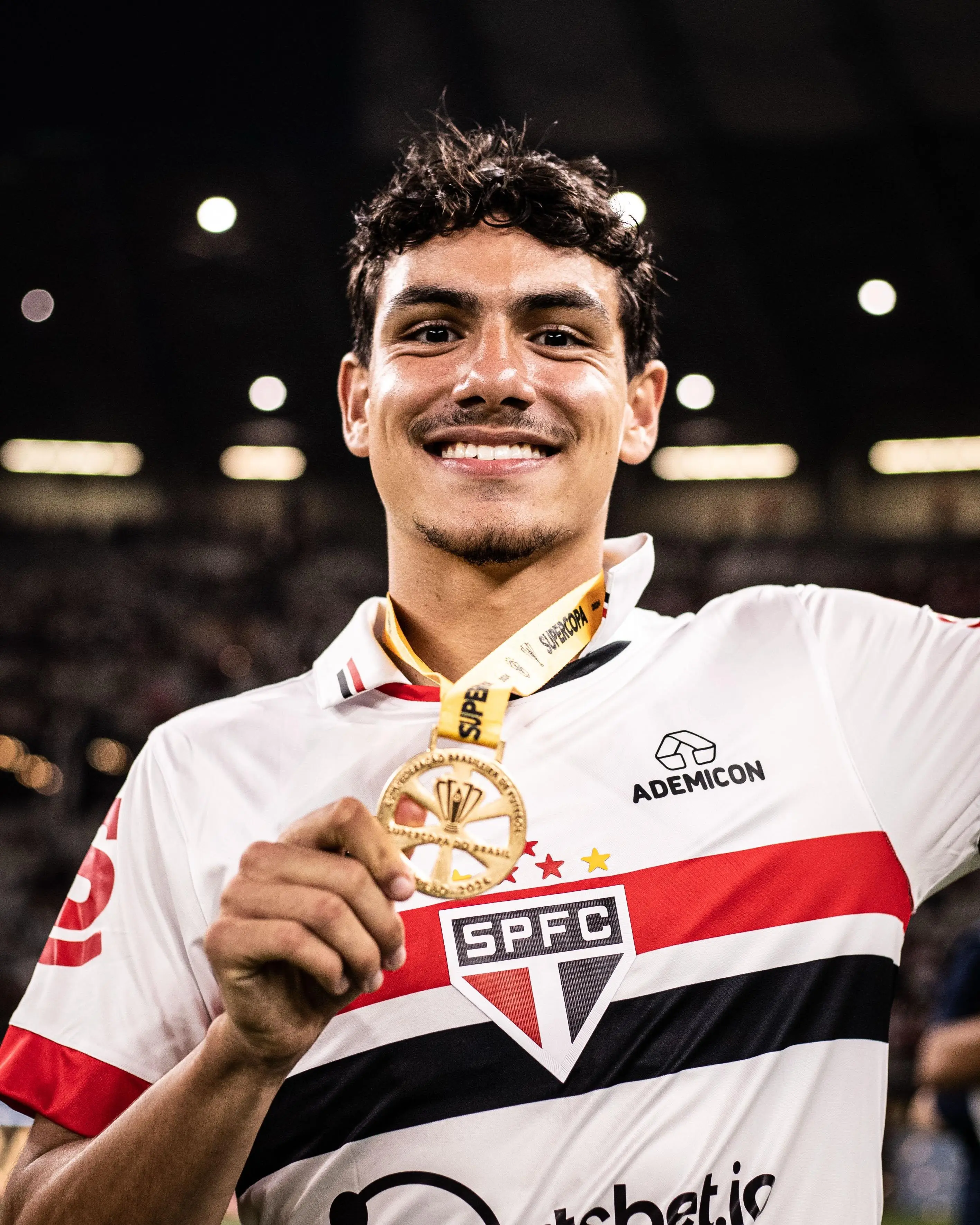 Moreira deixa o São Paulo e é anunciado pelo Al Nasr, dos Emirados Árabes