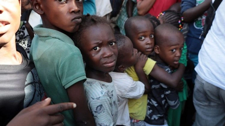No Haiti, mais de 250 mil crianças vítimas da fome e da violência