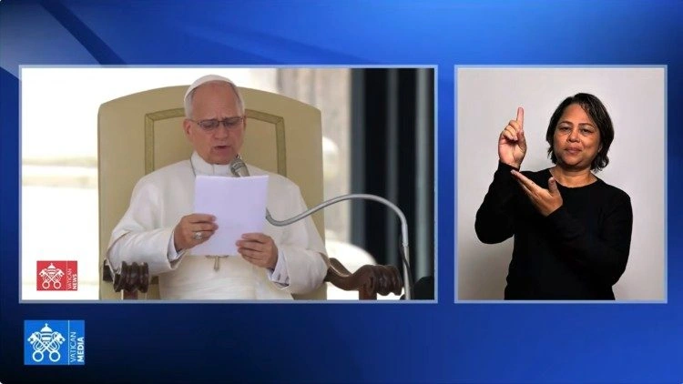 Que nenhum surdo fique fora da voz do Papa!