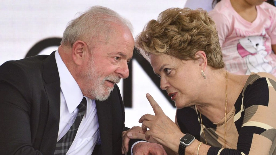 Queda de Dilma completa uma década e remete à atual crise de Lula