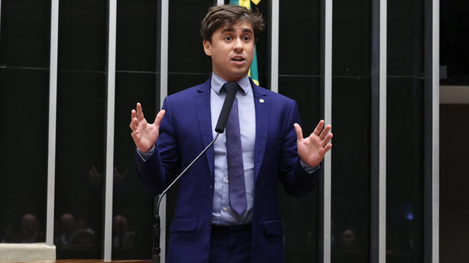 Perfil de Nikolas Ferreira no Instagram tem foto e quase todos os posts apagados