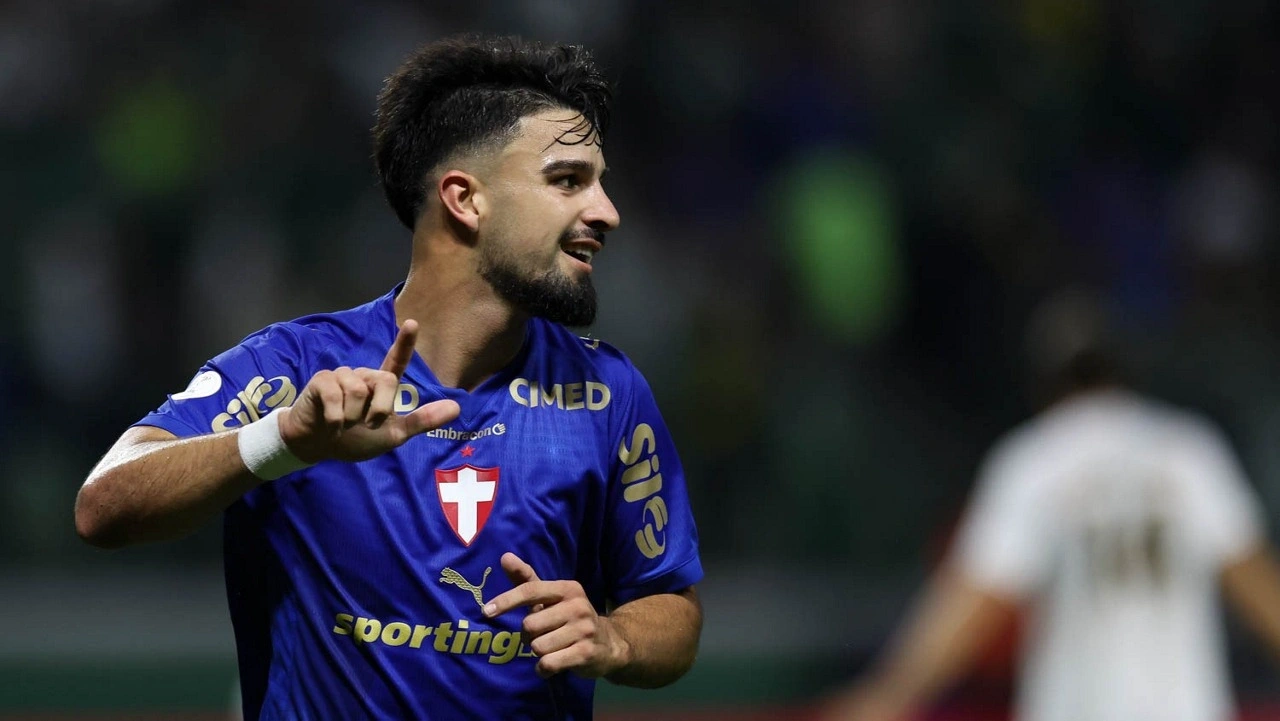 Palmeiras faz três no Santos e festeja aniversário com vaga encaminhada
