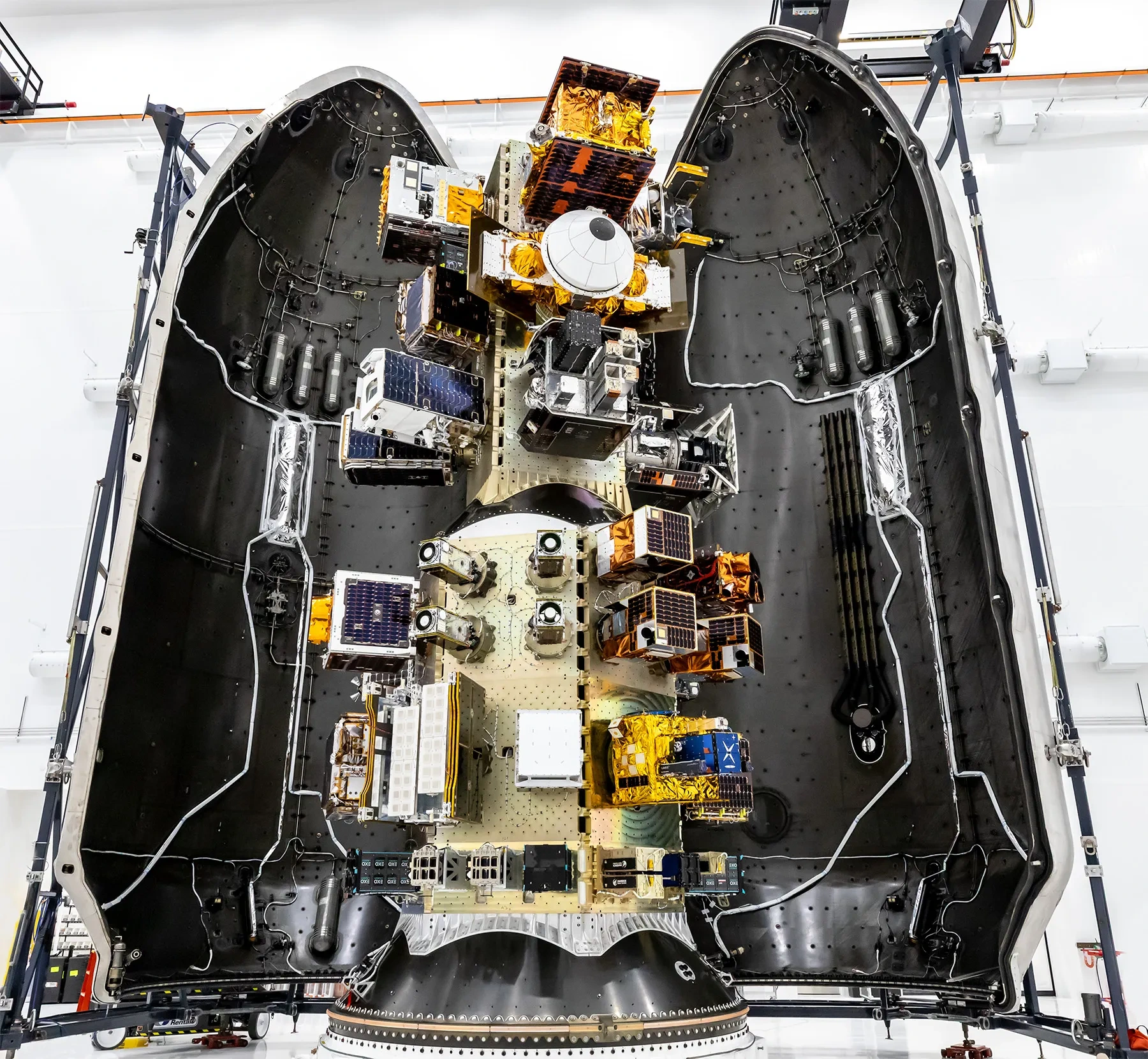 Encapsulamento de SmallSats da Transporter-18