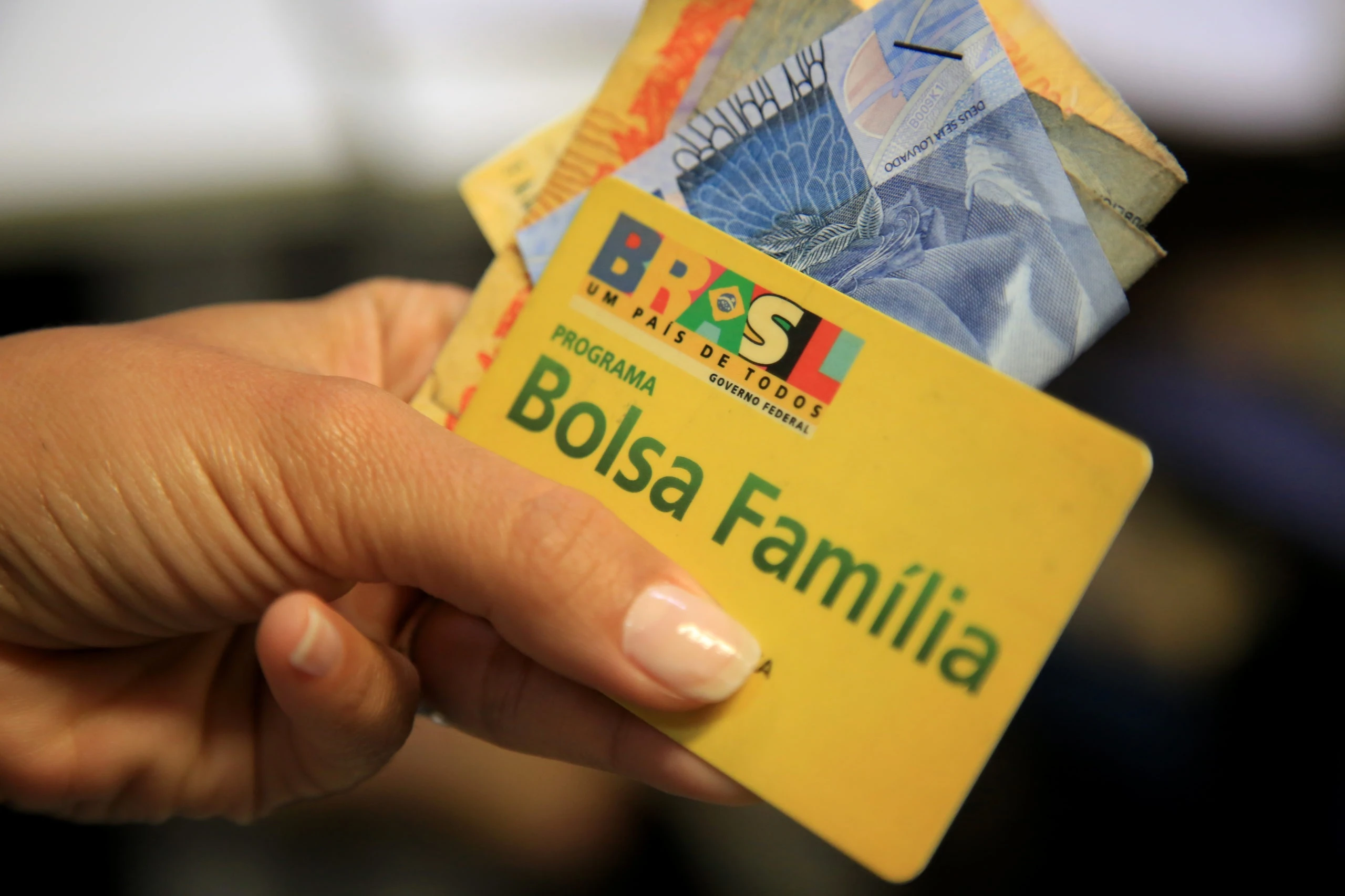 Beneficiários com NIS de final 3 a 0 recebem Bolsa Família de outubro