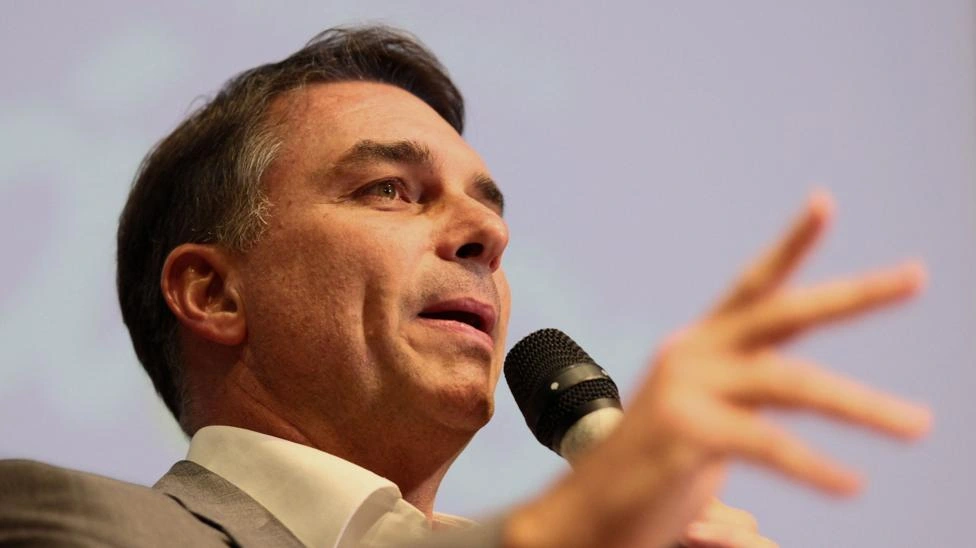 Grupo de dança de crianças africanas que recebeu por vídeo pró-Flávio Bolsonaro apaga material
