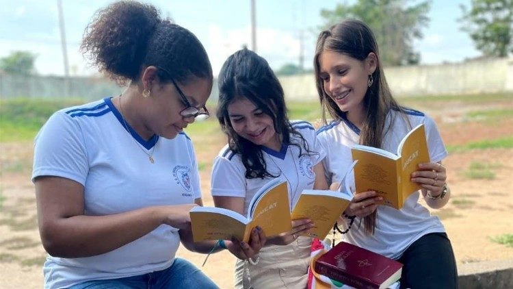 Apresentação do novo Youcat “Love Forever” com prefácio do Papa