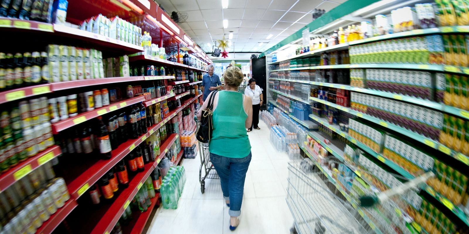 Cesta básica ficou mais barata em 25 capitais em agosto