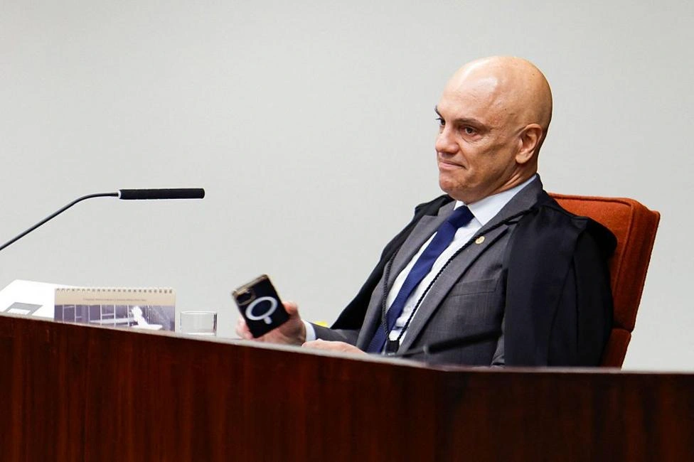 Os novos indícios que ligam o número de telefone salvo por Daniel Vorcaro a Alexandre de Moraes