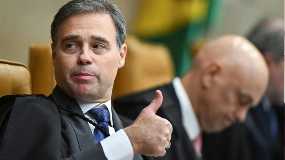 Aliados de Alexandre de Moraes buscam estratégias para evitar julgamento no STF