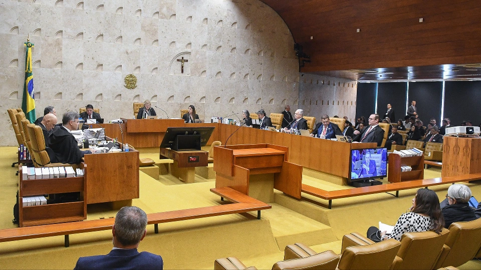 Seccionais da OAB e UNE assinam manifesto por mudanças no STF