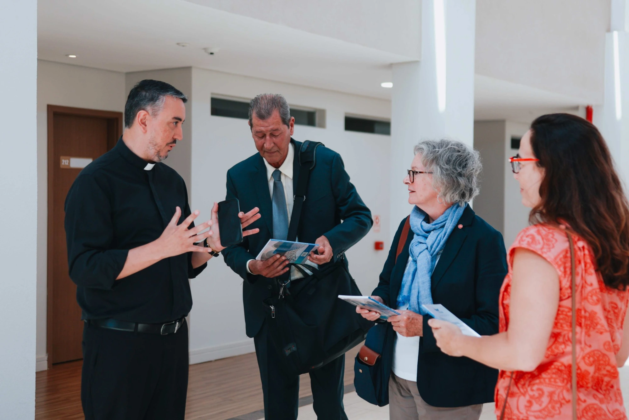 Representantes da Fundação Pontifícia ACN visitam a CNBB no Dia de Oração pelos Cristãos Perseguidos