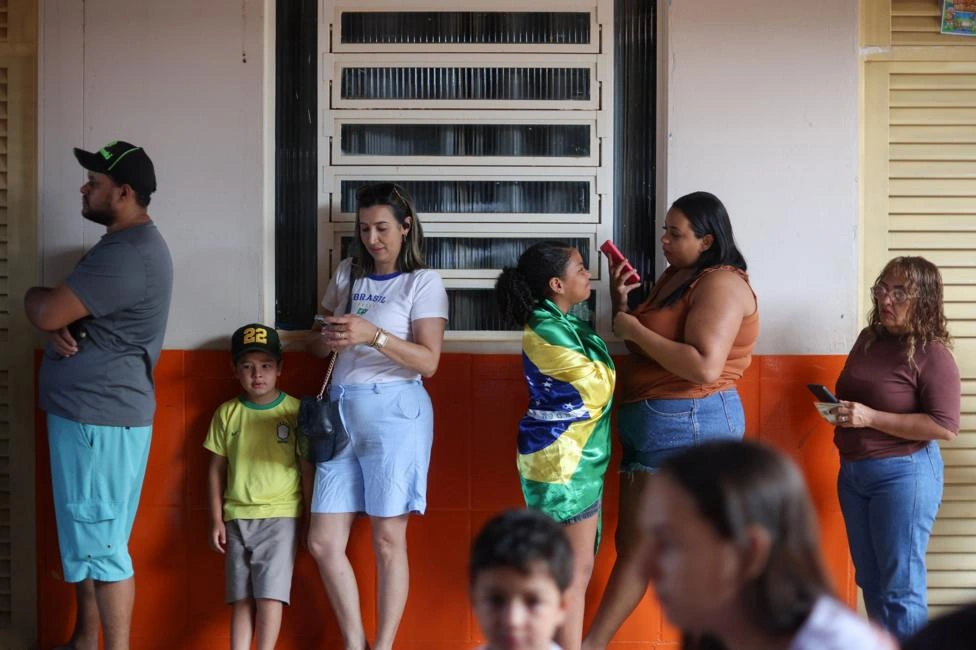 Eleições 2026: últimas notícias de Flávio Bolsonaro e Lula e a votação no Brasil e no exterior no 2º turno