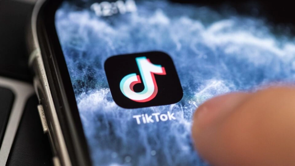 TikTok fecha acordo de até US$ 300 milhões nos EUA e terá de limitar uso por adolescentes